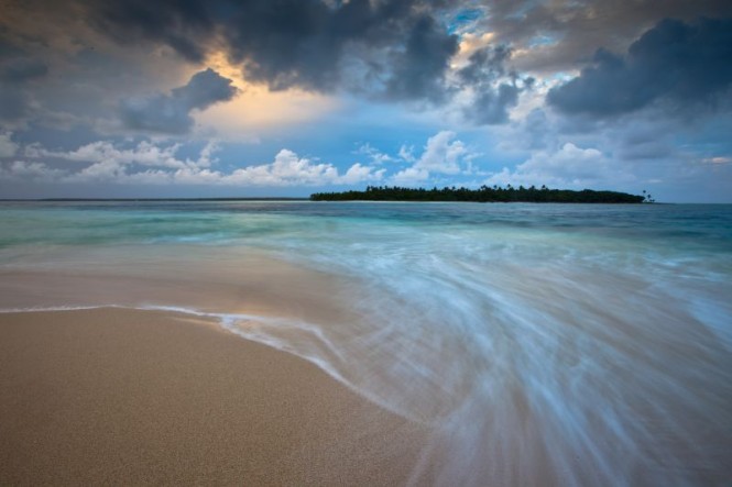 Motor Yacht PACIFIC HQ – TONGA Yacht Charters