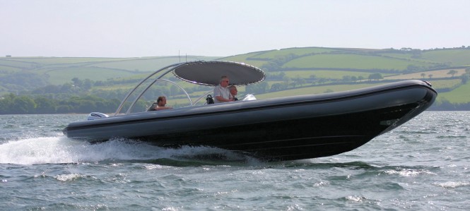 HYST chase tender - side view HYST chase tender - side view