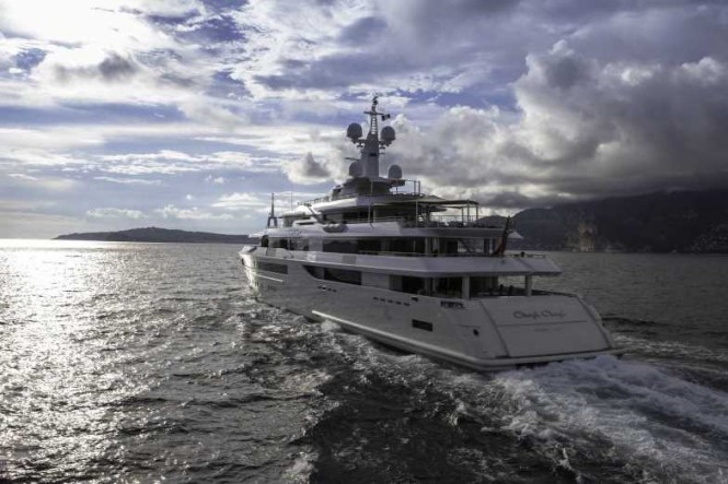 Luxury yacht Chopi Chopi - aft view