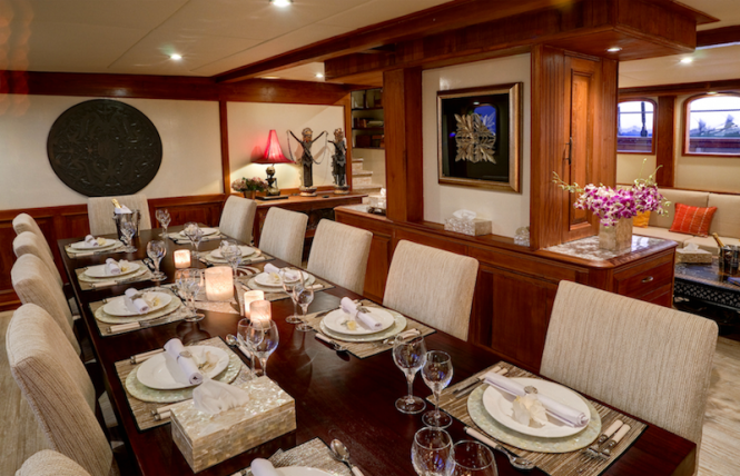 Mutiara Laut phinisi - Dining