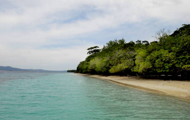 Indonesia Luxury Yacht Charter – ZEN phinisi yacht pre-Christmas and New Year’s Special