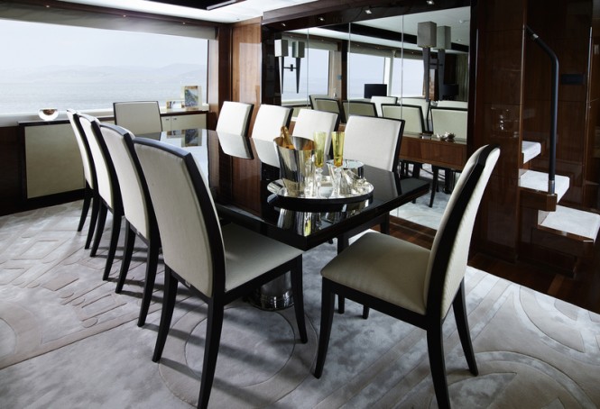 Luxury yacht Princess 32M - Dining Area