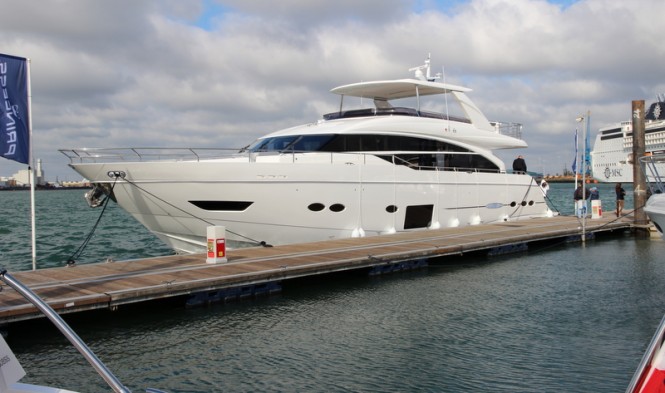 First official interior images and virtual tour of Princess 88 Yacht by Princess Yachts