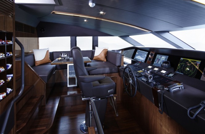 Superyacht Princess 32M - Wheelhouse 