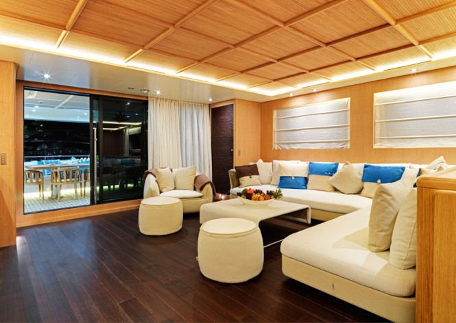 Canados 108 luxury yacht M&A's - saloon Canados 108 luxury yacht M&A's - saloon