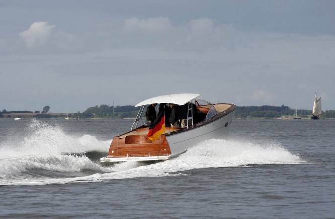 KNIERIM 36 Runabout mega yacht tender - aft view KNIERIM 36 Runabout mega yacht tender - aft view