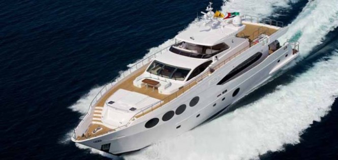 Majesty 105 superyacht Le Must Majesty 105 superyacht Le Must