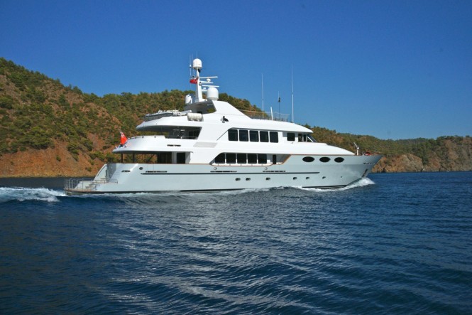 KEYLA superyacht with refit by RMK and new interior design by Hot Lab wins SBID Design Award