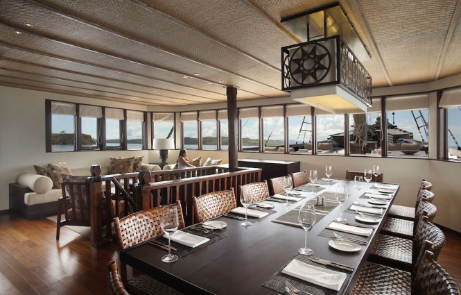 Dining aboard sailing yacht Alila Purnama