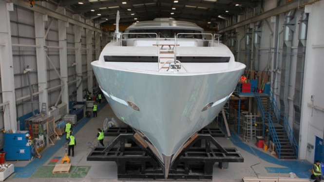 Sunseeker 155 Yacht - front view Sunseeker 155 Yacht - front view