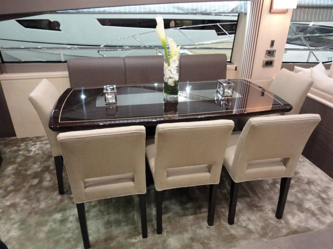 Sunseeker 75 Yacht - Dining Sunseeker 75 Yacht - Dining