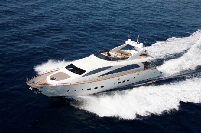Amer 92 Yacht running