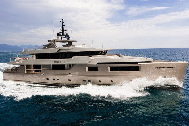 Cacos V Yacht - side view Cacos V Yacht - side view