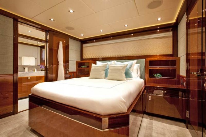 Finish Line Yacht - Cabin Finish Line Yacht - Cabin