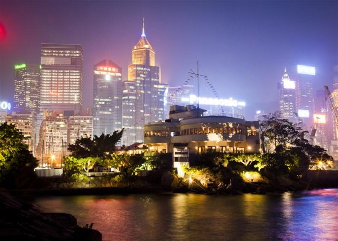 Royal Hong Kong Yacht Club by night - Photo by Rolex Daniel Forster