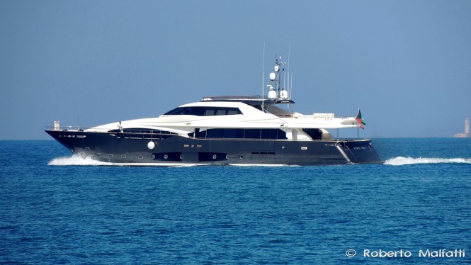 Photos of motor Yacht LADY DIA leaving the Livorno Port in Italy