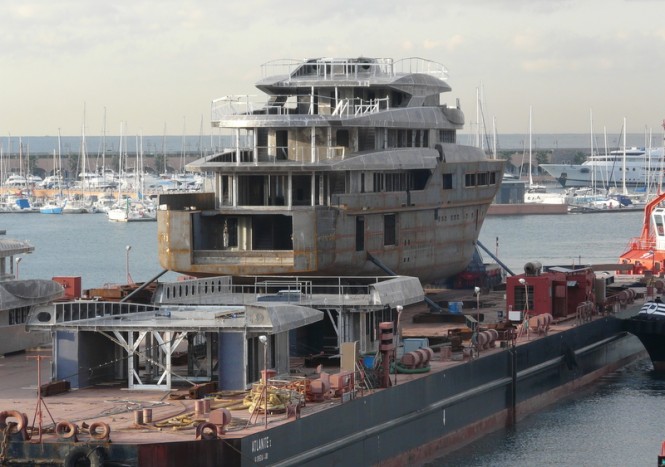 Mega yacht TANKOA S693 - aft view