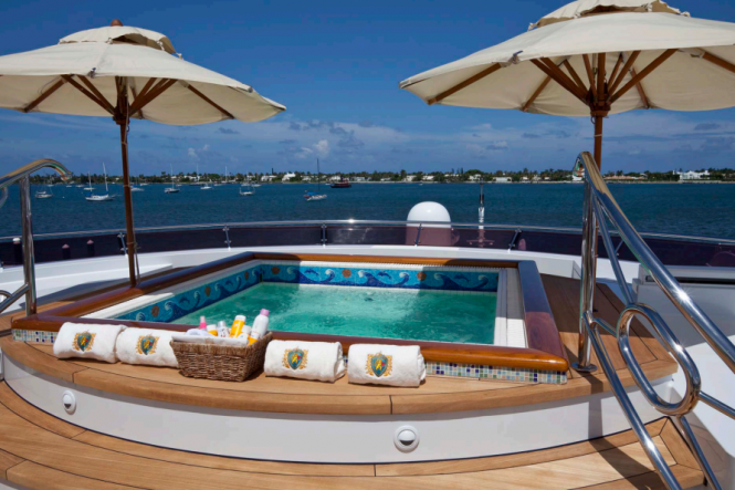 Superyacht KERI LEE III Spa Pool