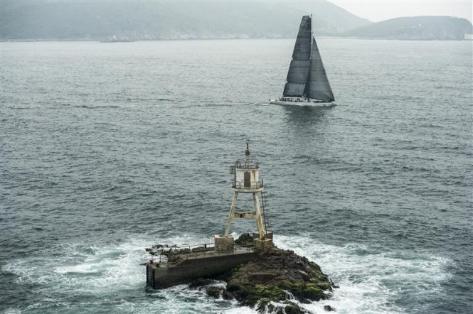 Line honours for RAGAMUFFIN 90 Yacht at 2014 Rolex China Sea Race