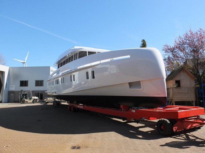 Photos from transport of Storm superyacht S-78 hull