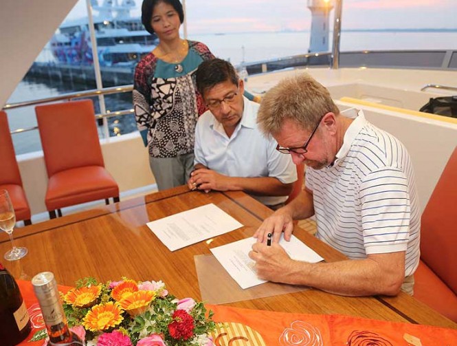 Luxury yacht Koonoona - Ownership signing Luxury yacht Koonoona - Ownership signing
