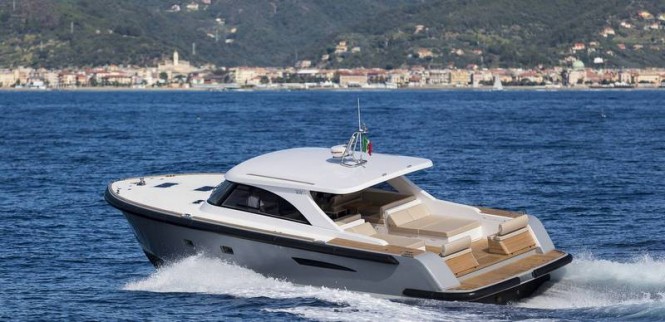 Toy 47' luxury yacht tender Hull no. 3 at full speed Toy 47' luxury yacht tender Hull no. 3 at full speed