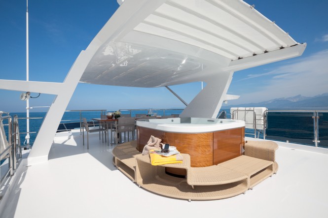 MY PARADIS Yacht - Spa Pool MY PARADIS Yacht - Spa Pool
