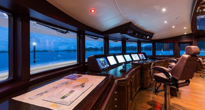 Motor yacht INVICTUS - Wheelhouse - Photo by Jeff Brown Motor yacht INVICTUS - Wheelhouse - Photo by Jeff Brown