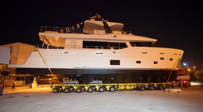 Superyacht Yolo - side view Superyacht Yolo - side view