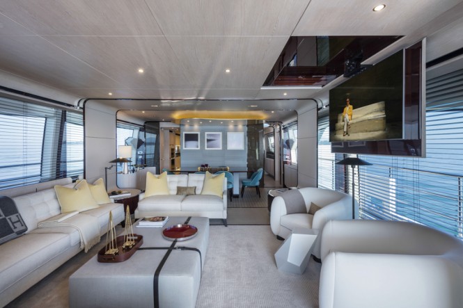 Azimut Grande 95RPH yacht - spacious salon Azimut Grande 95RPH yacht - spacious salon