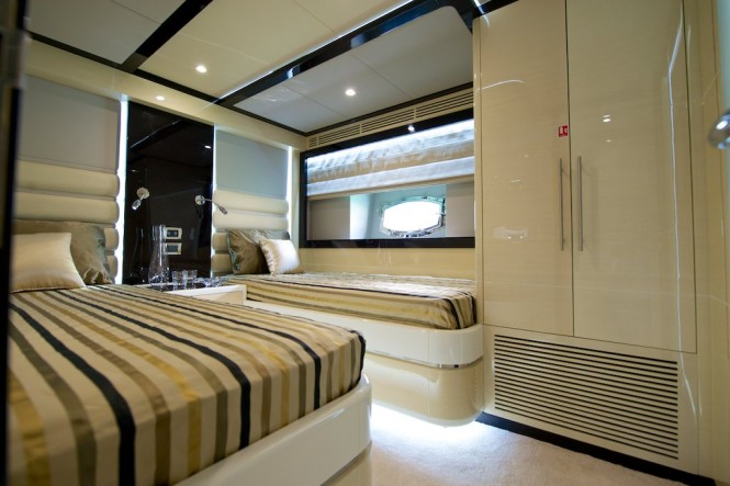 Explorer yacht Gulf 75 Exp - Twin Guest Stateroom Explorer yacht Gulf 75 Exp - Twin Guest Stateroom