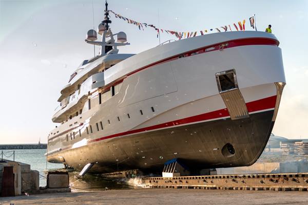 Forever One Yacht - Image credit to ISA Yachts