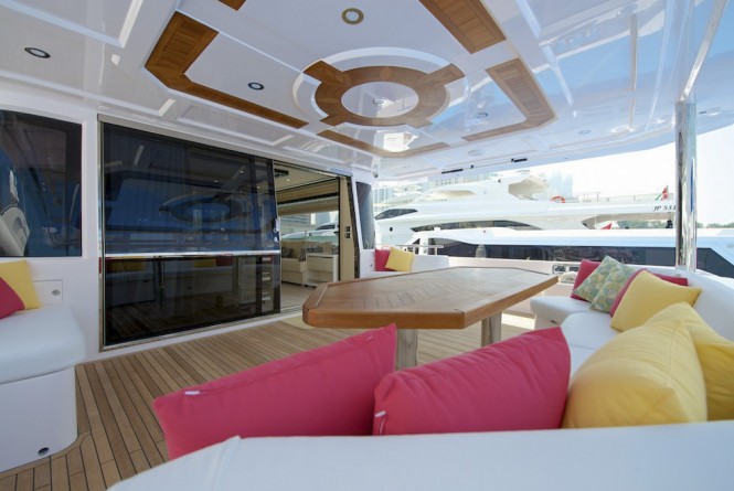 Gulf 75 Exp Yacht - Cockpit Seating Area Gulf 75 Exp Yacht - Cockpit Seating Area