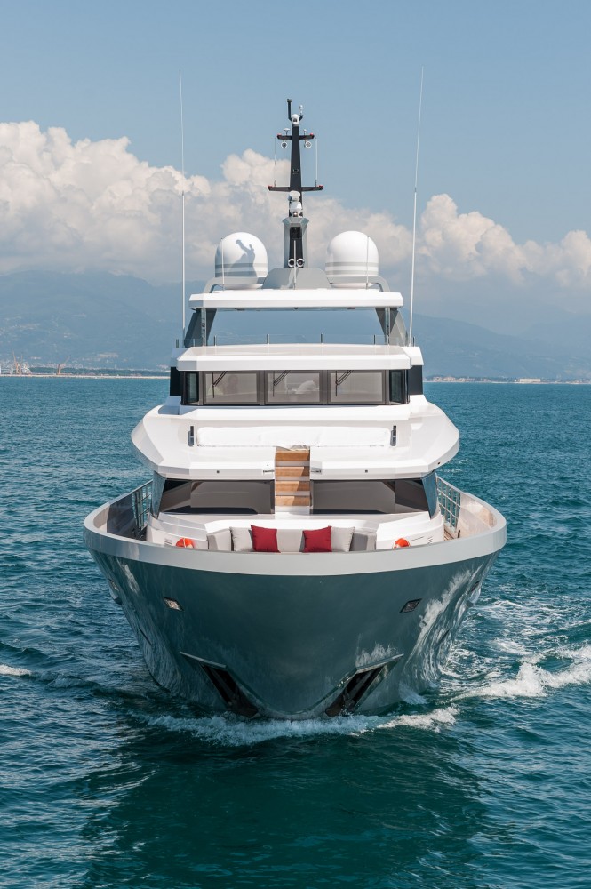 Luxury motor yacht FOAM Luxury motor yacht FOAM