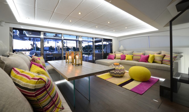 Motor yacht 1 Life - Saloon Motor yacht 1 Life - Saloon