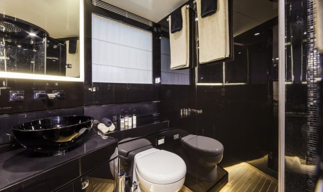 OTAM 58 HT ‘CRAZY TOO’ superyacht chase boat - Bathroom OTAM 58 HT ‘CRAZY TOO’ superyacht chase boat - Bathroom