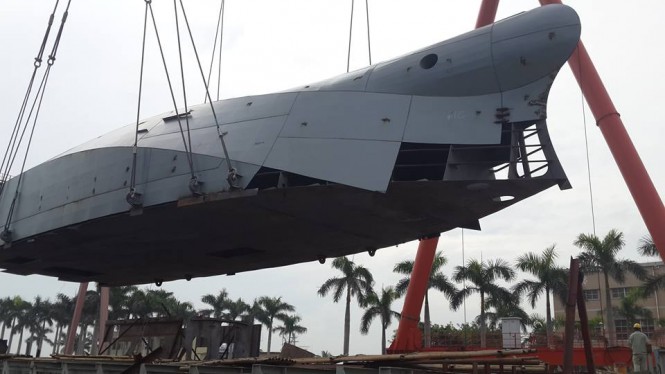Photos from construction of first motor yacht Bering 80 by Bering Yachts