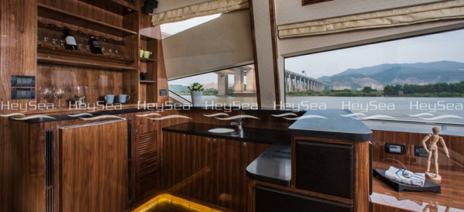 Heysea82 Yacht - Galley Heysea82 Yacht - Galley