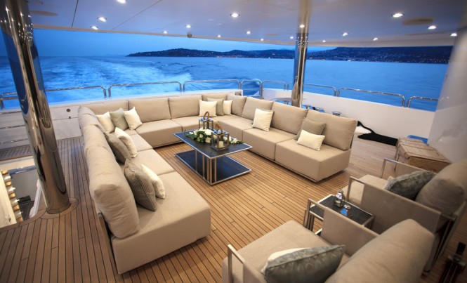 BLUSH Yacht - Exterior BLUSH Yacht - Exterior
