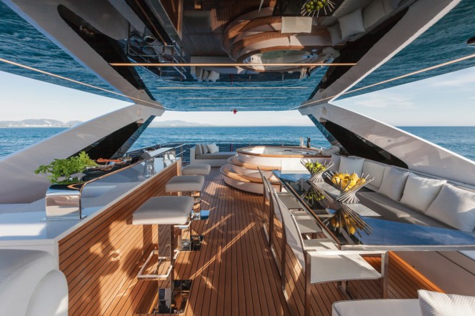 DL Yachts - Dreamline 26M Yacht - Jacuzzi DL Yachts - Dreamline 26M Yacht - Jacuzzi