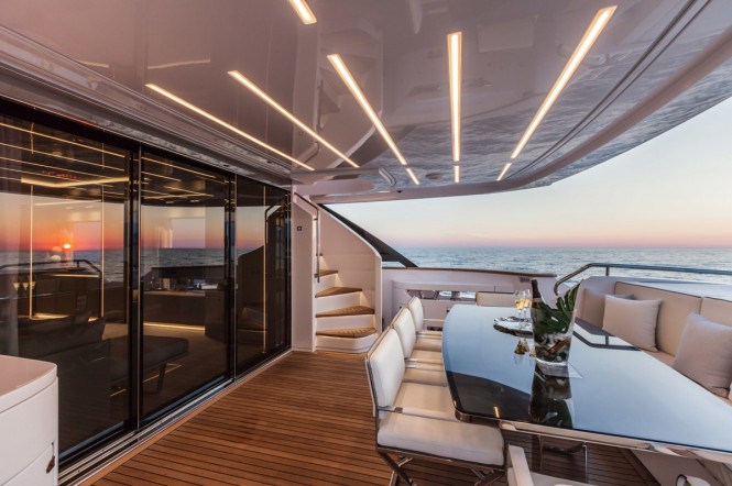 MOTOR YACHT DREAMLINE 26M - cockpit MOTOR YACHT DREAMLINE 26M - cockpit