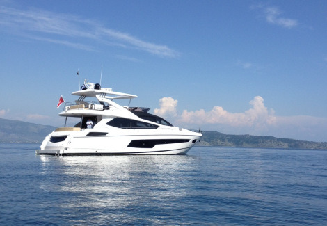 The Sunseeker 75 Yacht is a perfect combination of style and sophistication The Sunseeker 75 Yacht is a perfect combination of style and sophistication