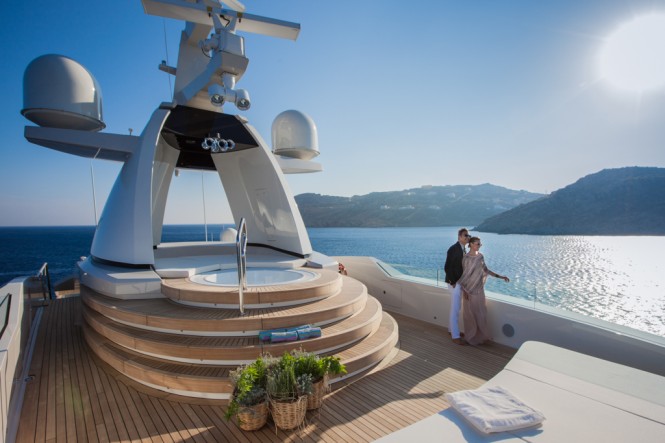 CRN Motor Yacht SARAMOUR - Jacuzzi CRN Motor Yacht SARAMOUR - Jacuzzi