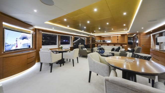 Majesty 135 Yacht - Upper Saloon Majesty 135 Yacht - Upper Saloon