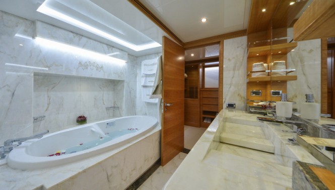 Majesty 135 superyacht - Owners En Suite Majesty 135 superyacht - Owners En Suite