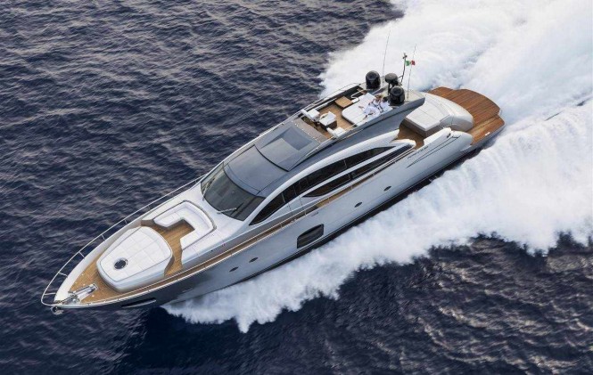 Superyacht Pershing 82 Superyacht Pershing 82