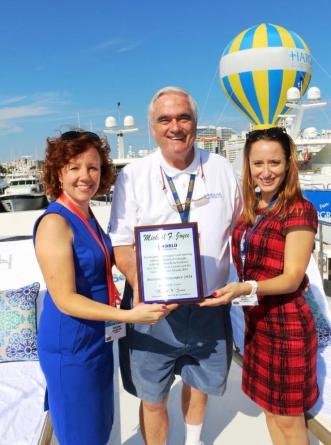 CEO of Hargrave Custom Yachts receives Award from the 1 World Foundation during Fort Lauderdale Boat Show