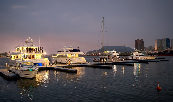 Horizon City Marina by night Horizon City Marina by night