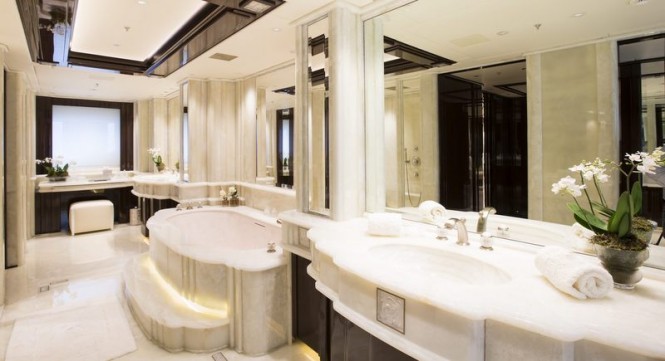 Illusion V superyacht - Owners Bathroom Illusion V superyacht - Owners Bathroom