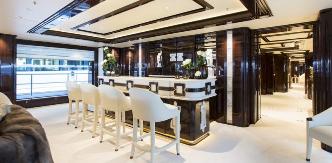 Luxury yacht Illusion V - Bar Luxury yacht Illusion V - Bar